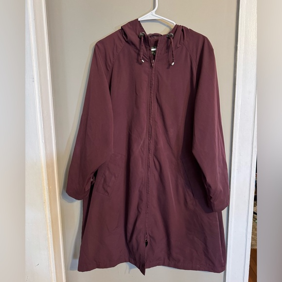 L.L. Bean Jackets & Blazers - LL Bean Women's Poly Wool Lined Hooded Zip Trench Jacket in Burgundy
